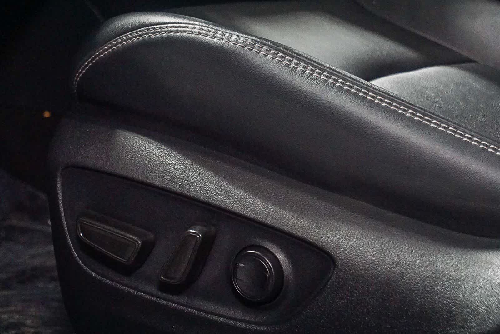 Thumbnail: 2025 Toyota RAV4 - 23