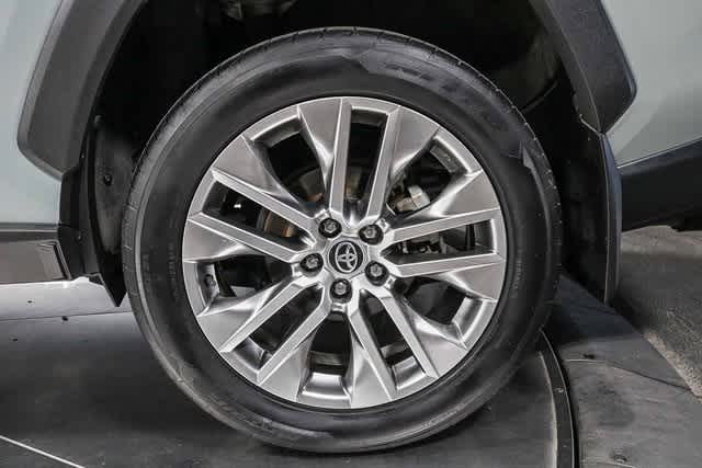 Thumbnail: 2022 Toyota RAV4 - 11