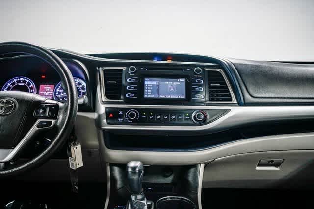 Thumbnail: 2016 Toyota Highlander - 13