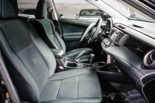 Thumbnail: 2018 Toyota RAV4 - 16