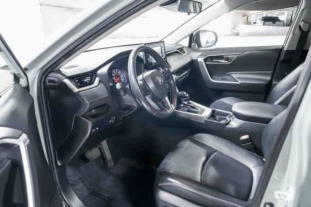 Thumbnail: 2020 Toyota RAV4 - 19