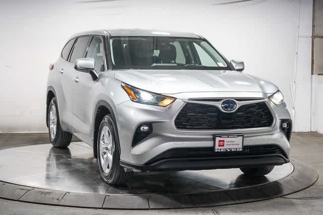 Thumbnail: 2022 Toyota Highlander - 5