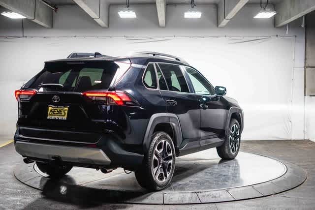 Thumbnail: 2020 Toyota RAV4 - 4