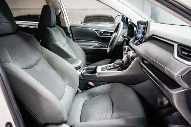 Thumbnail: 2021 Toyota RAV4 - 16