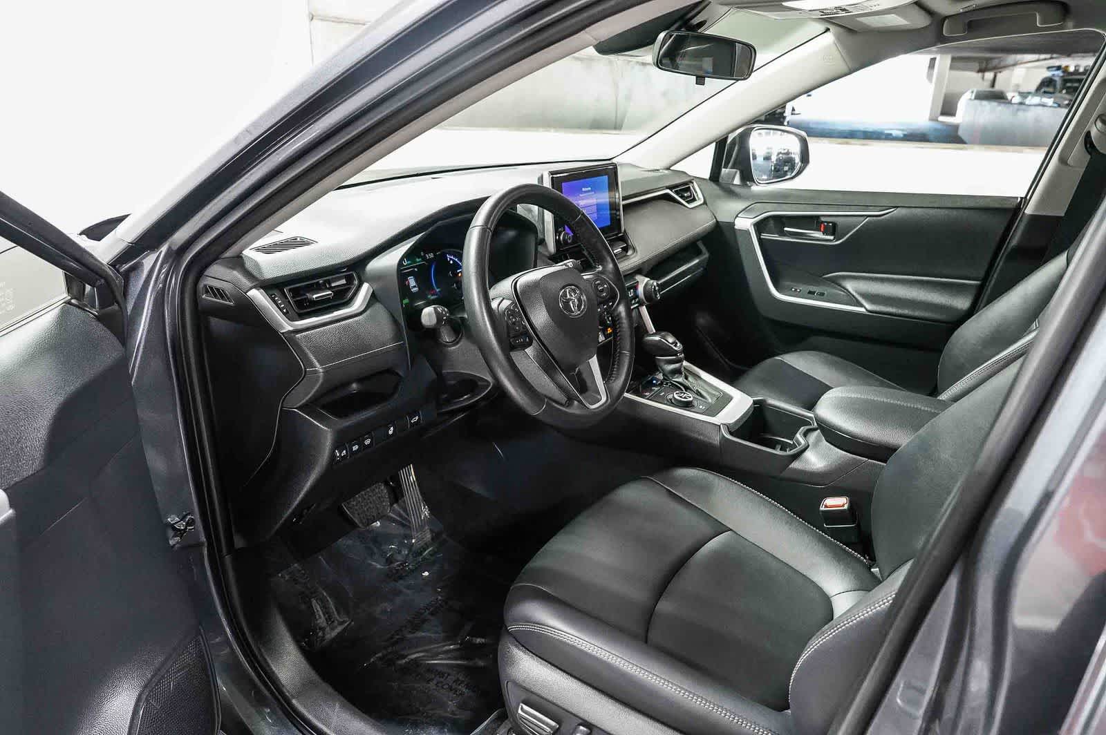 Thumbnail: 2025 Toyota RAV4 - 19