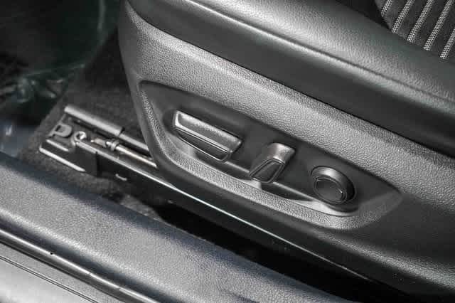 Thumbnail: 2023 Toyota Camry - 23