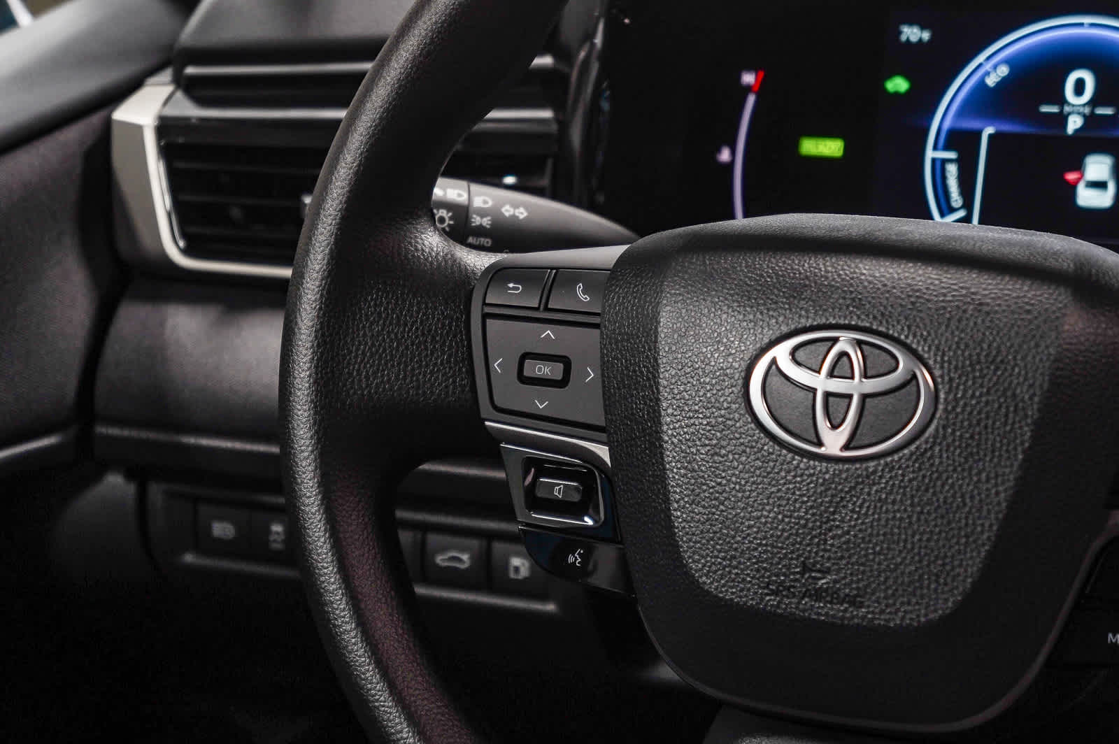 Thumbnail: 2025 Toyota Camry - 19