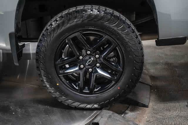 Thumbnail: 2023 Chevrolet Silverado 1500 - 11