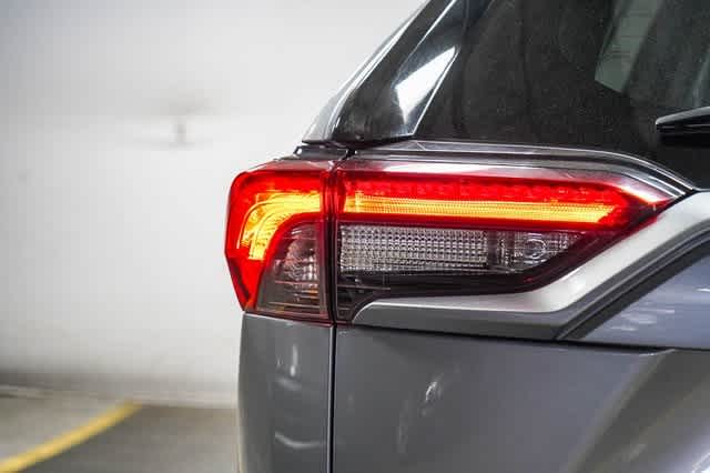 Thumbnail: 2021 Toyota RAV4 - 11