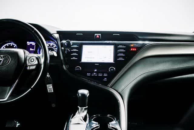 Thumbnail: 2020 Toyota Camry - 13