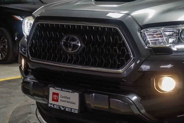 Thumbnail: 2018 Toyota Tacoma - 9
