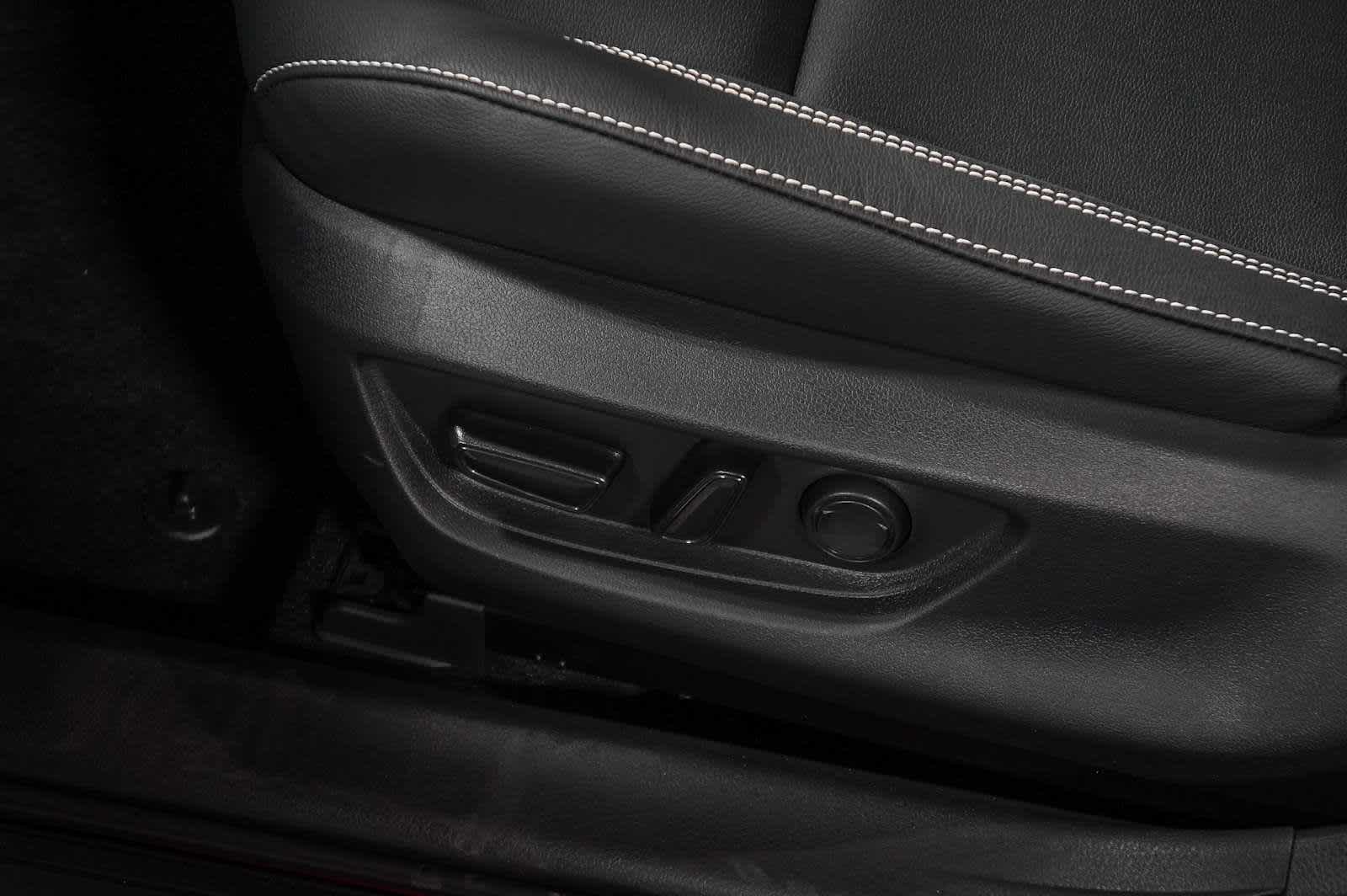 Thumbnail: 2025 Toyota Camry - 22