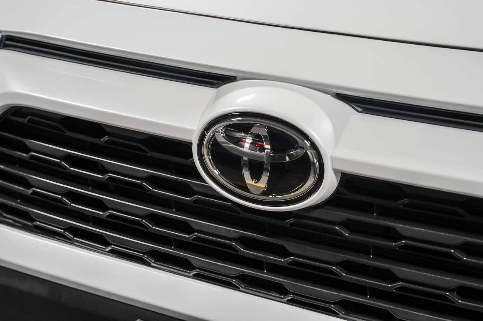 Thumbnail: 2024 Toyota RAV4 - 9