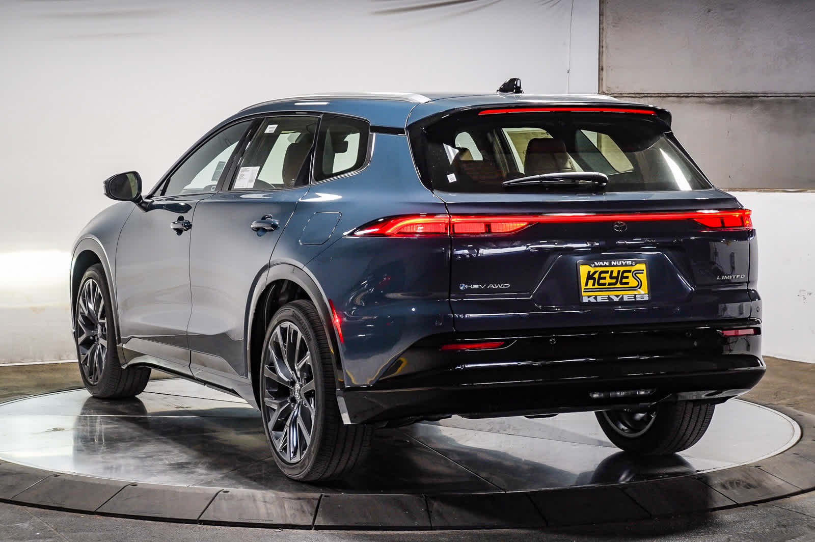 Thumbnail: 2025 Toyota Crown Signia - 6