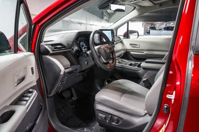 Thumbnail: 2024 Toyota Sienna - 19