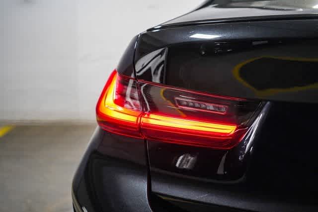 2023 BMW 3 Series 330e 11