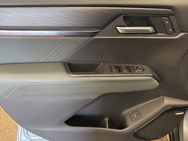2026 GMC Acadia AT4 - Photo 10