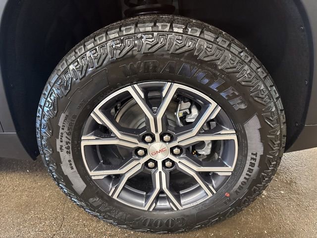 2026 GMC Acadia AT4 - Photo 9