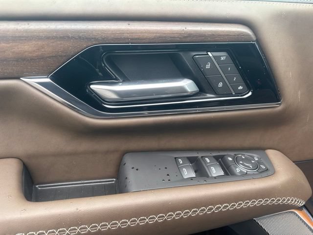 2026 GMC Yukon XL Denali Ultimate - Photo 10