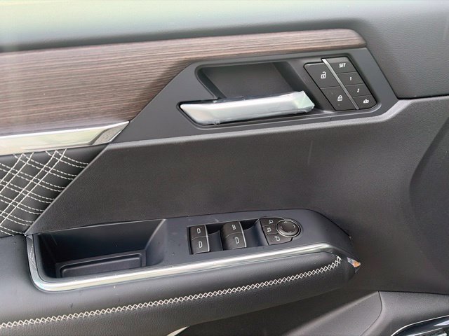 2027 GMC Acadia Denali - Photo 10