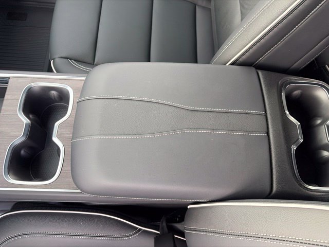 2027 GMC Acadia Denali - Photo 23