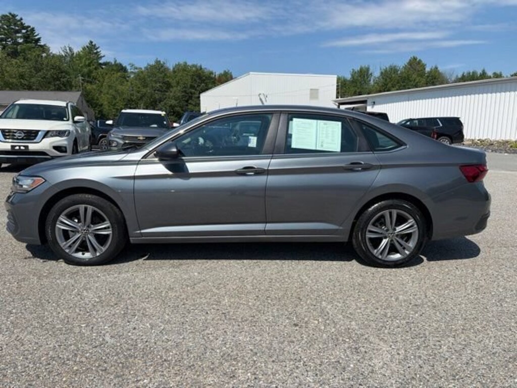 Used 2024 Volkswagen Jetta SE