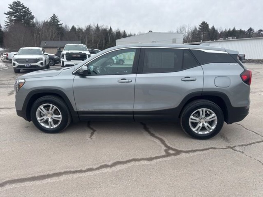 Used 2023 GMC Terrain SLE SUV