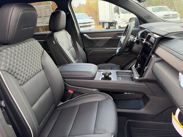 2027 GMC Acadia Denali - Photo 37