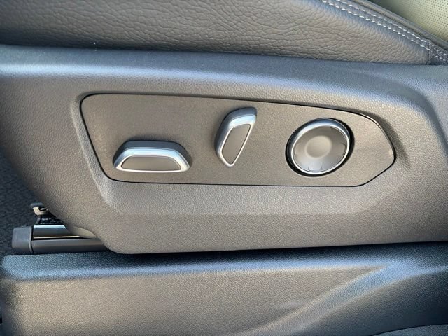 2026 GMC Yukon XL Denali - Photo 13
