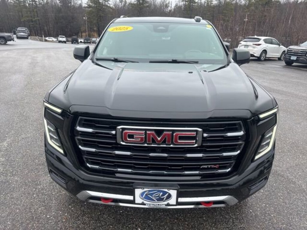 Used 2025 GMC Yukon XL AT4 SUV