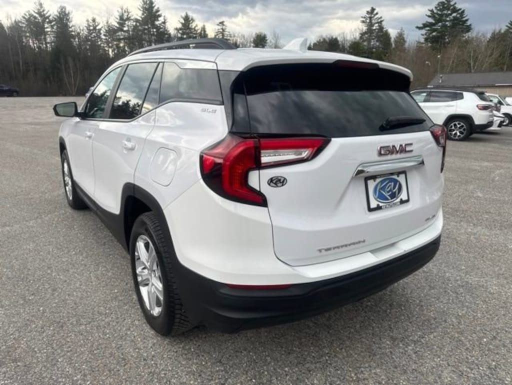 Used 2022 GMC Terrain SLE SUV
