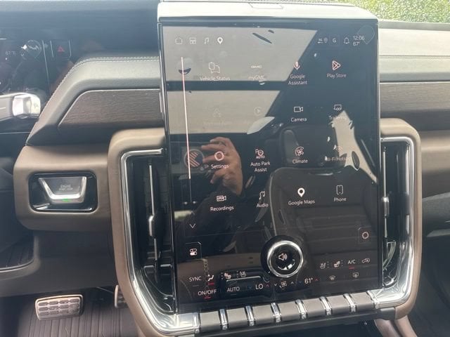 2026 GMC Yukon XL Denali Ultimate - Photo 17