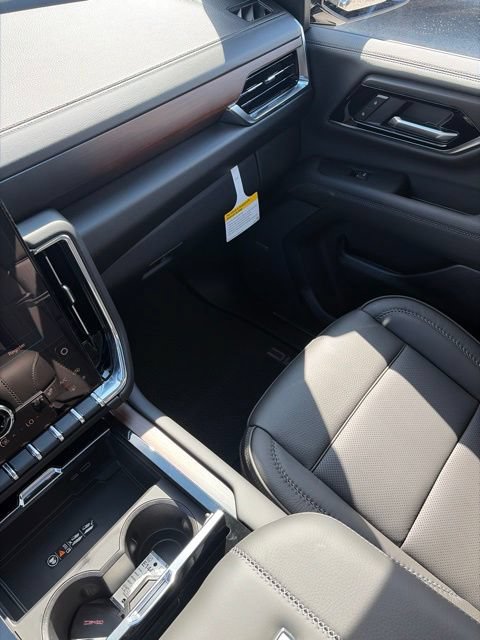 2026 GMC Yukon XL Denali - Photo 14