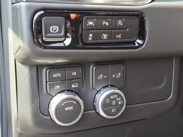 2026 GMC Yukon XL Denali - Photo 21