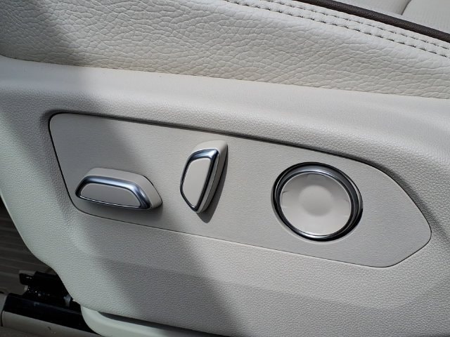 2026 GMC Yukon Denali - Photo 10