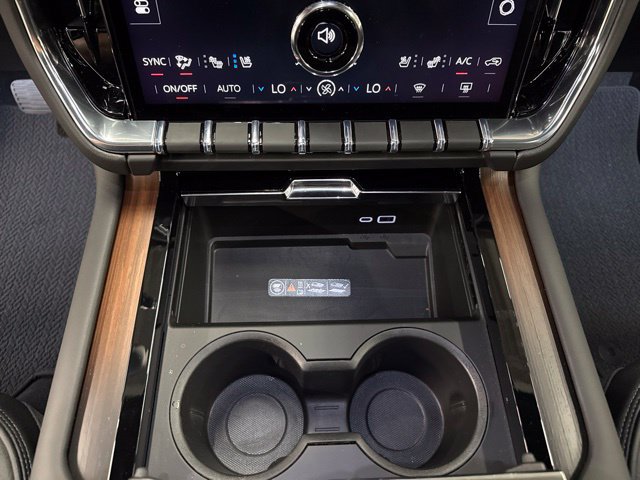 2026 GMC Yukon XL Denali - Photo 18