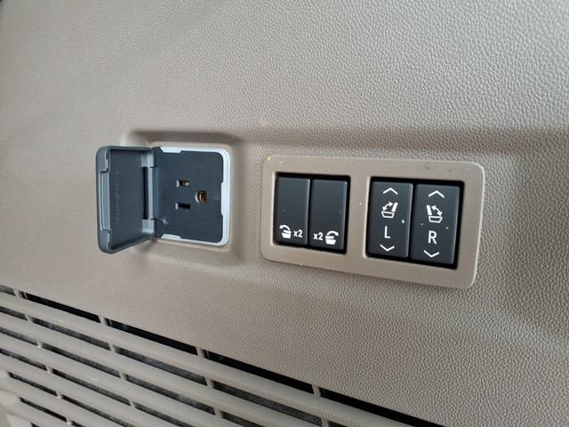 2026 GMC Yukon Denali - Photo 17