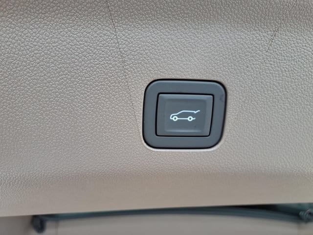 2026 GMC Yukon Denali - Photo 16
