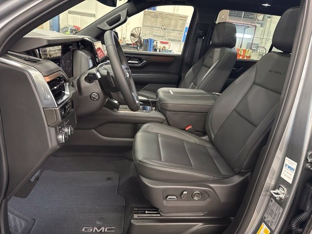 2026 GMC Yukon XL Denali - Photo 12