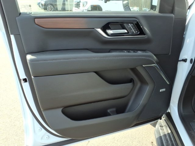 2026 GMC Yukon XL Denali - Photo 18