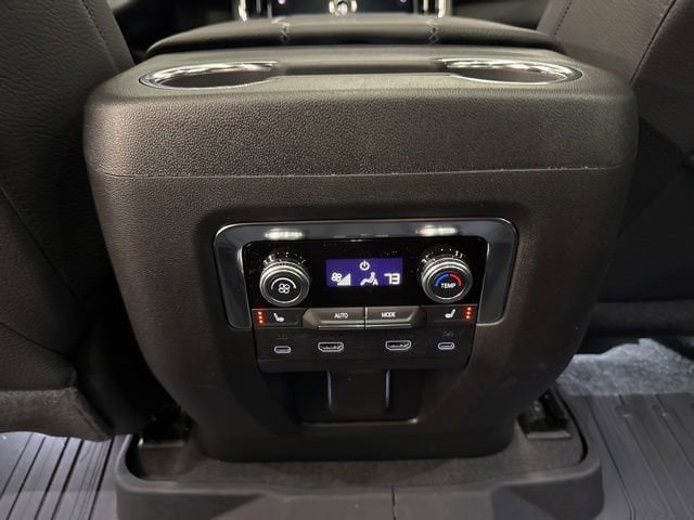 2026 GMC Yukon Denali - Photo 23