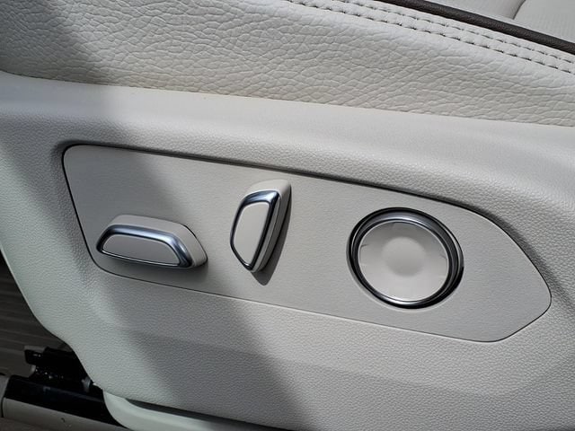 2026 GMC Yukon Denali - Photo 10