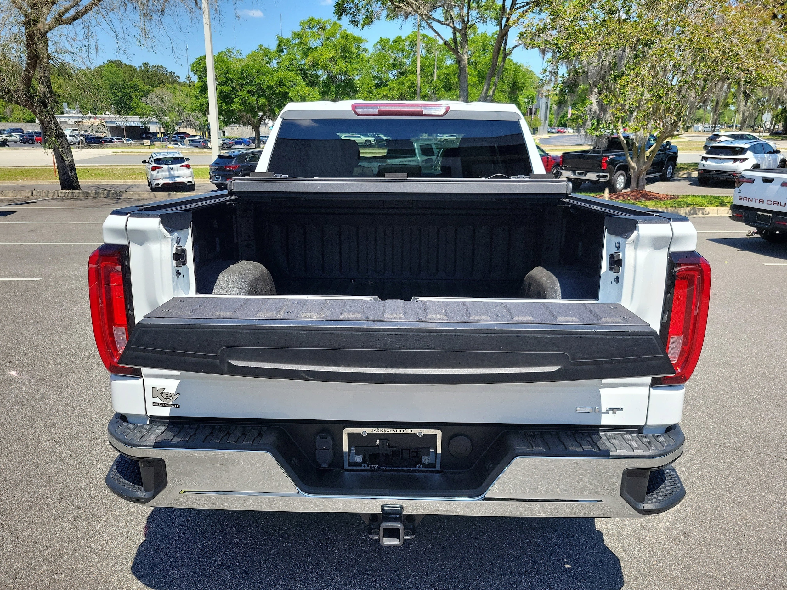 2024 GMC Sierra 1500 SLT - Photo 10