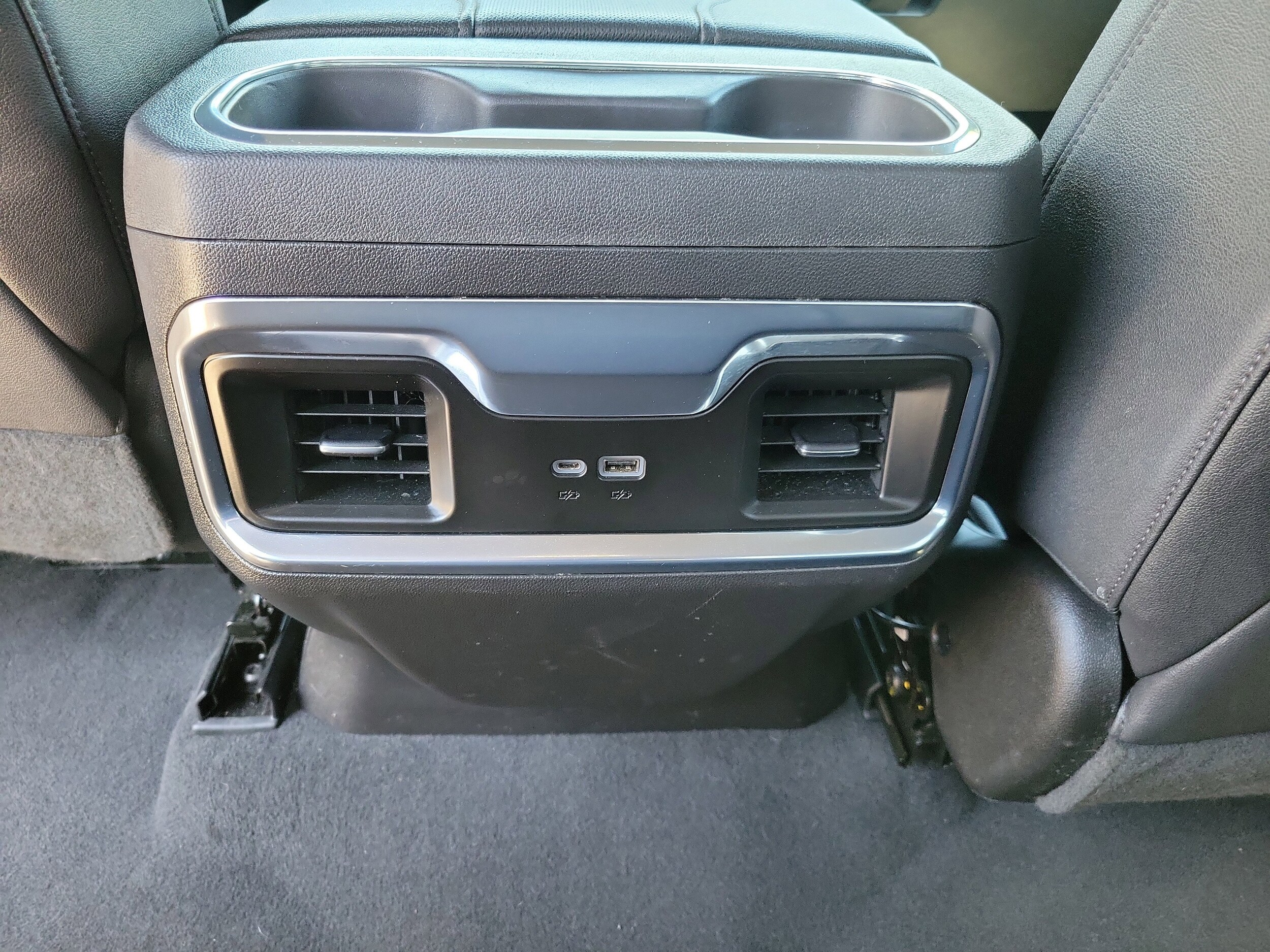 2024 GMC Sierra 1500 SLT - Photo 15