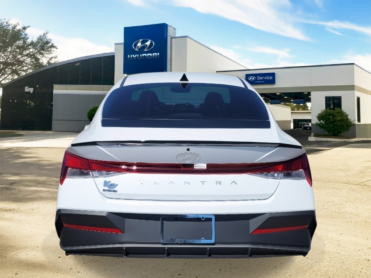 2025 Hyundai Elantra SEL - Photo 5