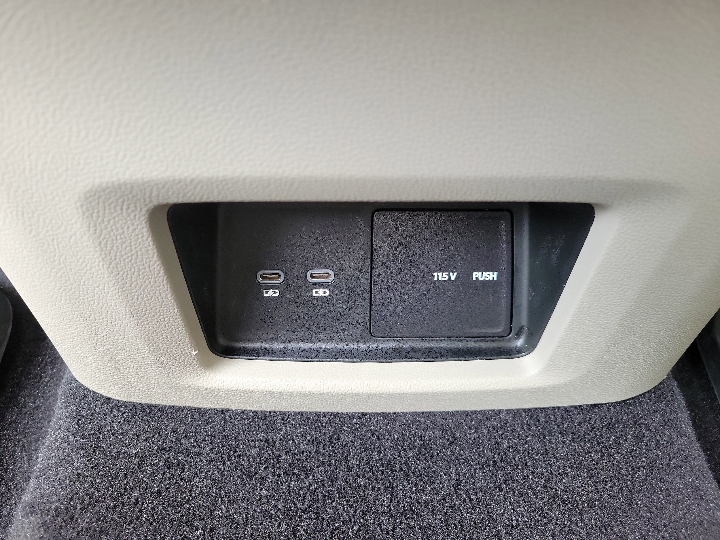 2024 Volkswagen Atlas SEL Premium R-Line - Photo 17
