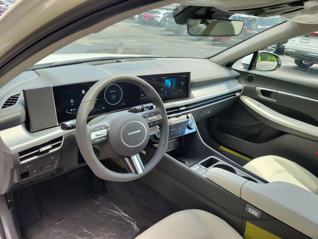 2025 Hyundai Sonata SEL - Photo 8