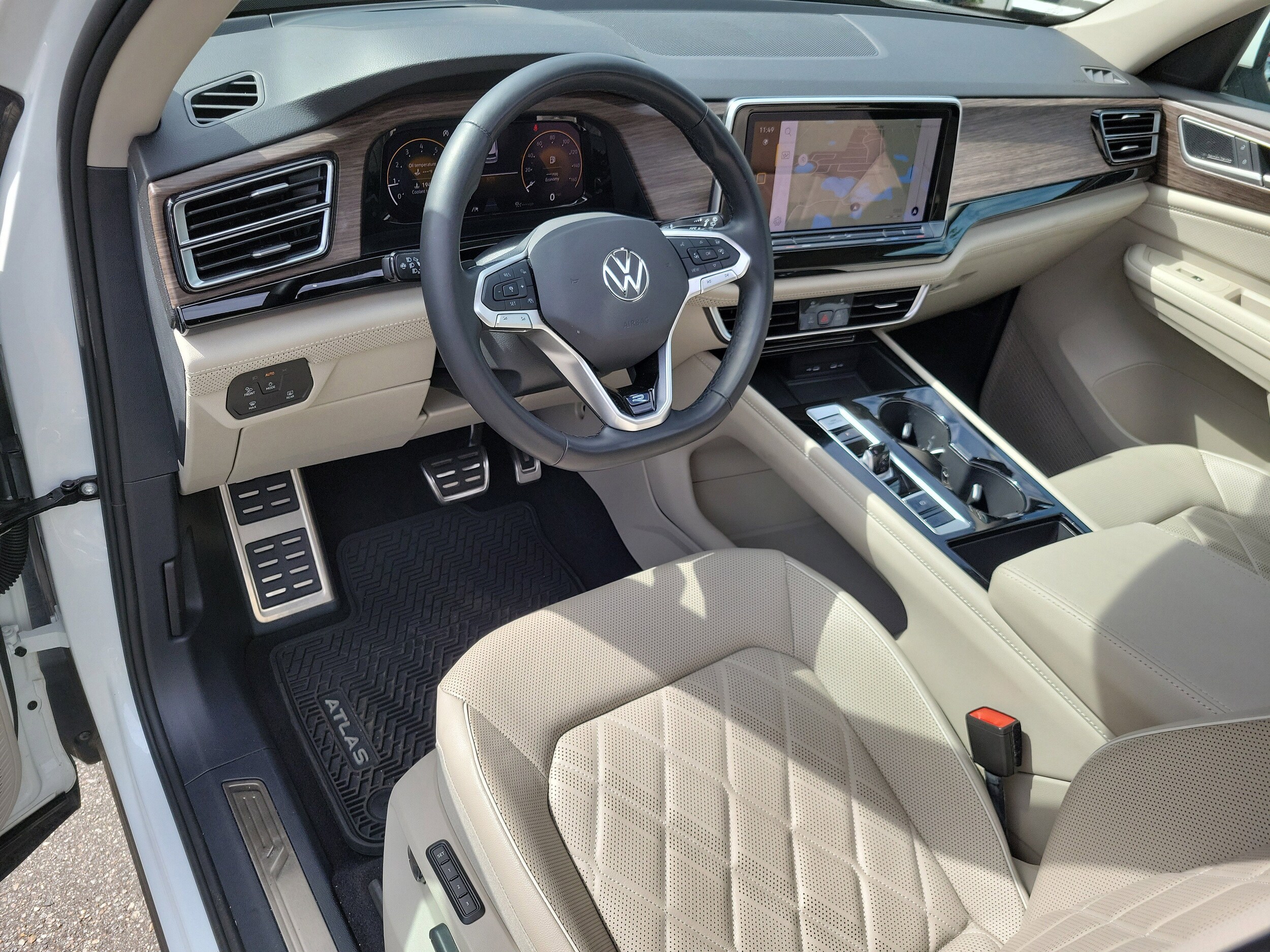 2024 Volkswagen Atlas SEL Premium R-Line - Photo 23