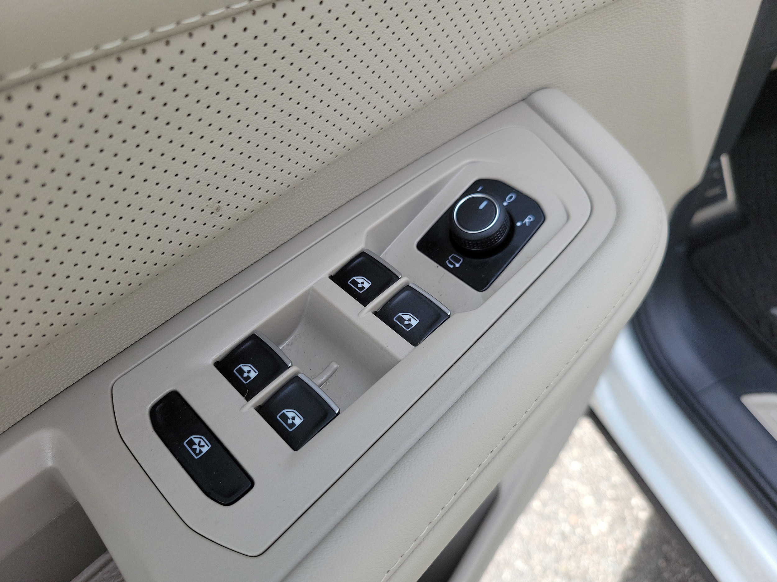 2024 Volkswagen Atlas SEL Premium R-Line - Photo 22