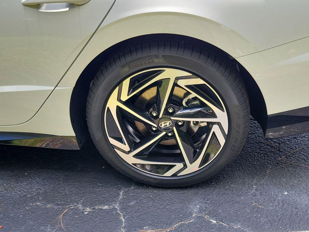 2025 Hyundai Sonata SEL - Photo 4